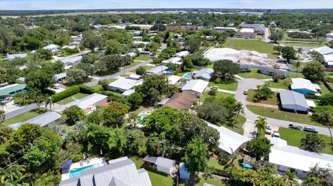 View/Area - 1121 SE Alamanda Ln, Stuart, FL 34996 photo 2 of 4