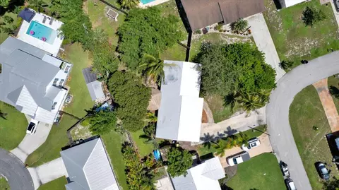 View/Area - 1121 SE Alamanda Ln, Stuart, FL 34996 photo 1 of 4