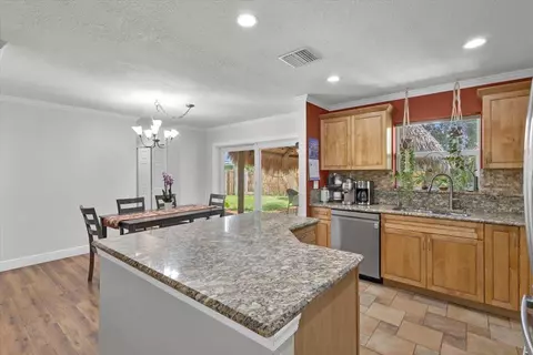 Kitchen - 1121 SE Alamanda Ln, Stuart, FL 34996 photo 6 of 7