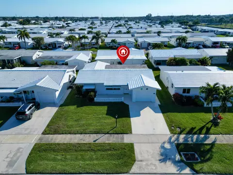 2016 SW Golf Ln SW, Boynton Beach, FL 33426
