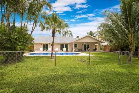 1103 NW 11th St, Boynton Beach, FL 33426