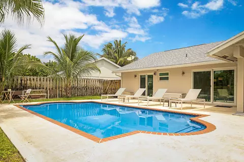 1103 NW 11th St, Boynton Beach, FL 33426