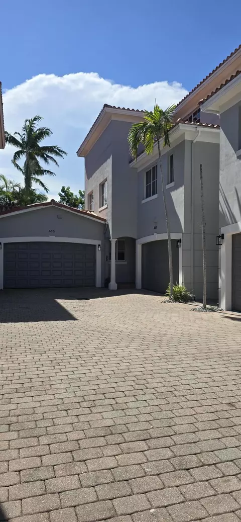 635 NE 11th Ave, Fort Lauderdale, FL 33304