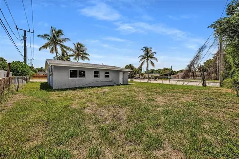 11 NE 28th Ct, Boynton Beach, FL 33435