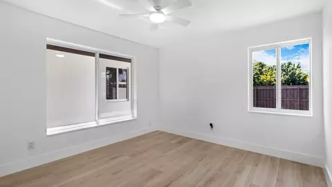 Bedroom - 4000 NE 22nd Ave, Lighthouse Point, FL 33064 photo 6 of 10