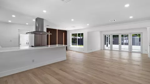 Living - 4000 NE 22nd Ave, Lighthouse Point, FL 33064 photo 1 of 9