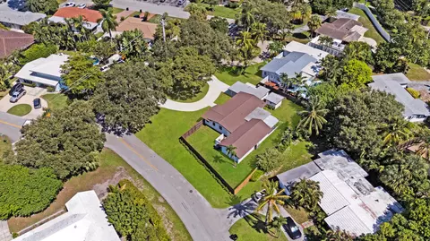 View/Area - 4000 NE 22nd Ave, Lighthouse Point, FL 33064 photo 2 of 8