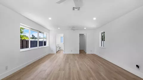 Bedroom - 4000 NE 22nd Ave, Lighthouse Point, FL 33064 photo 2 of 10