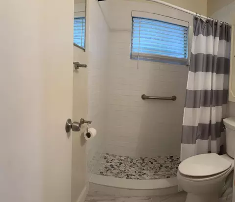 Bath - 3031 SE 33rd Dr, Okeechobee, FL 34974 photo 1 of 2