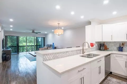 2500 Presidential Way #304, West Palm Beach, FL 33401