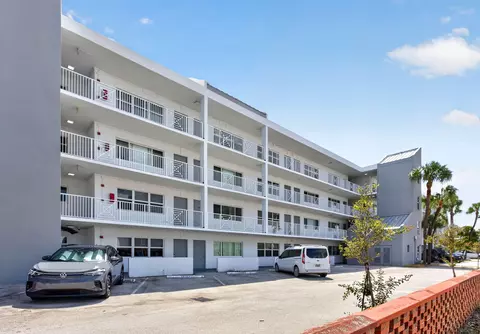 2840 NE 14th Street Cswy #109, Pompano Beach, FL 33062