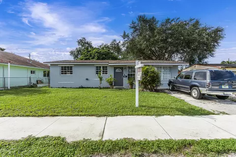 6714 Atlanta St, Hollywood, FL 33024