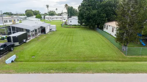 1222 E Chobee St, Okeechobee, FL 34974 photo 4