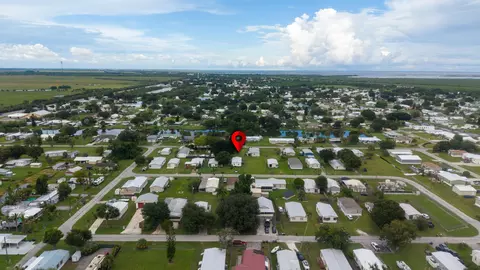 1222 E Chobee St, Okeechobee, FL 34974 photo 2