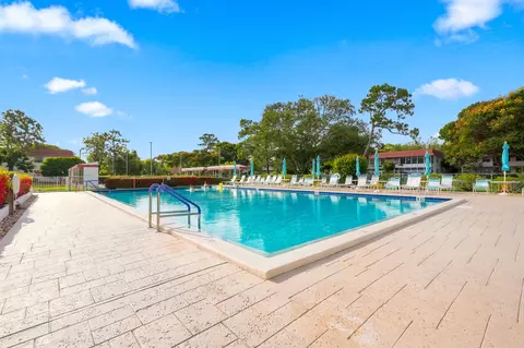 Exterior - 2600 SE Ocean Blvd #FF-11, Stuart, FL 34996 photo 5 of 9