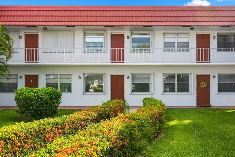 Exterior - 2600 SE Ocean Blvd #FF-11, Stuart, FL 34996 photo 8 of 9