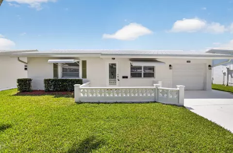 2080 SW 13th Way, Boynton Beach, FL 33426
