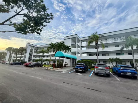 4725 Lucerne Lks E #214, Lake Worth, FL 33467