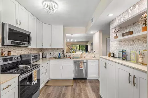 10110 Cedar Point Blvd #203, Boynton Beach, FL 33437