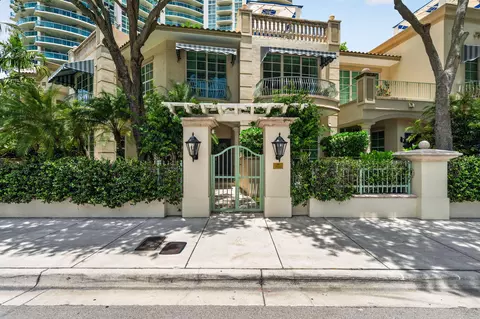411 N New River Dr E #V-2, Fort Lauderdale, FL 33301
