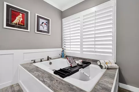 Bath - 7100 E Cypresshead Dr E, Parkland, FL 33067 photo 5 of 9
