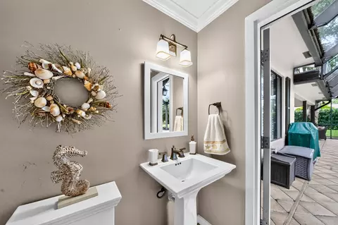 Bath - 7100 E Cypresshead Dr E, Parkland, FL 33067 photo 8 of 9