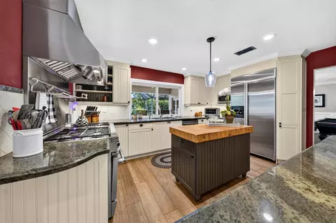 Kitchen - 7100 E Cypresshead Dr E, Parkland, FL 33067 photo 3 of 3