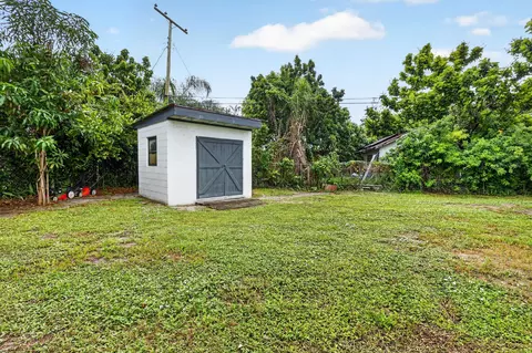 Exterior - 820 E 13th St, Stuart, FL 34994 photo 3 of 4