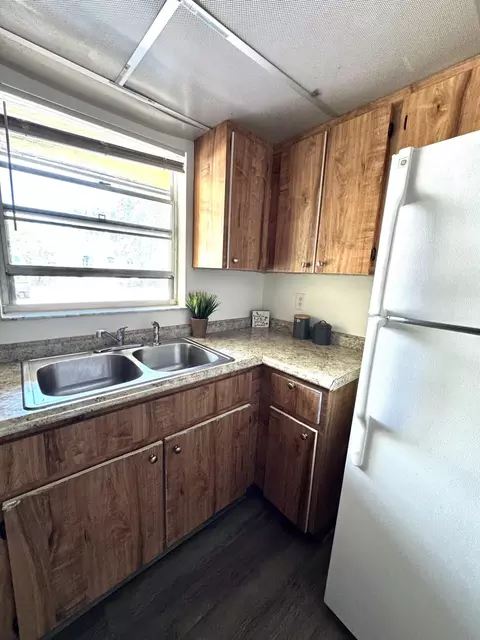 117 N E St, Lake Worth Beach, FL 33460