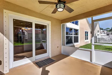 Exterior - 1021 SE Westminster Pl, Stuart, FL 34997 photo 7 of 11