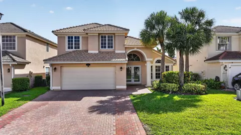 Exterior - 1021 SE Westminster Pl, Stuart, FL 34997 photo 10 of 11