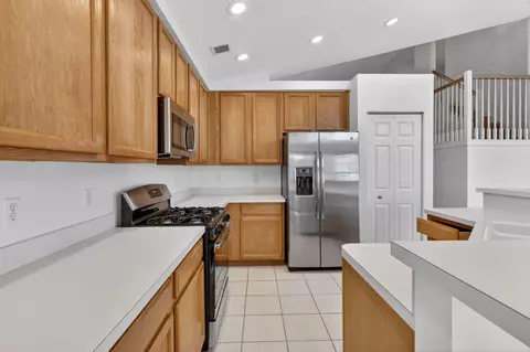 Kitchen - 1021 SE Westminster Pl, Stuart, FL 34997 photo 3 of 5