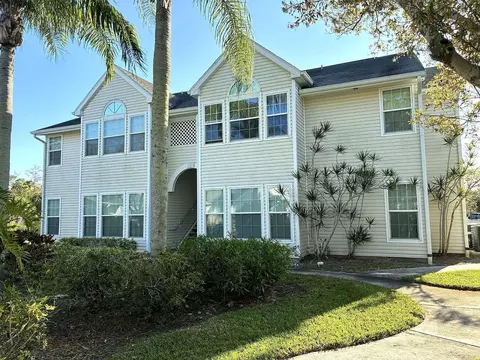 1810 Waterford Dr #6, Vero Beach, FL 32966