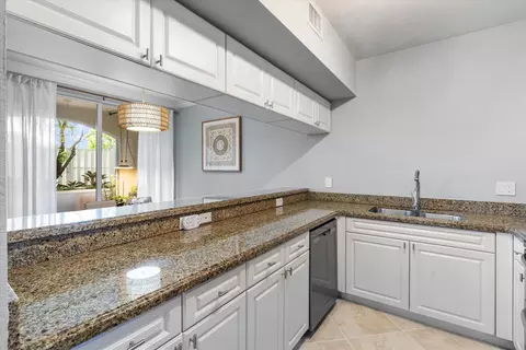 Kitchen - 6376 W Sample Rd #6376, Coral Springs, FL 33067 photo 1 of 4