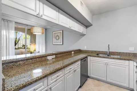 Kitchen - 6376 W Sample Rd #6376, Coral Springs, FL 33067 photo 1 of 4