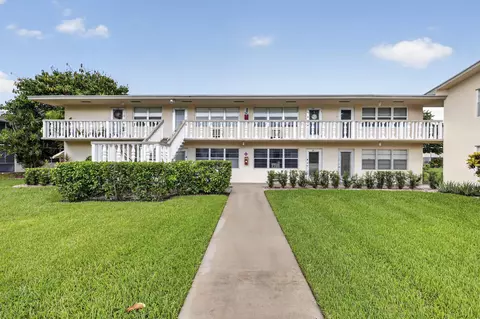 210 Canterbury J #1, West Palm Beach, FL 33417