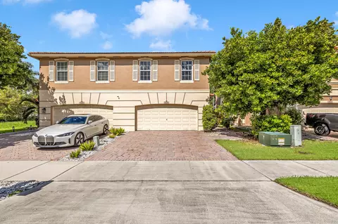 5109 Stagecoach Dr, Coconut Creek, FL 33073