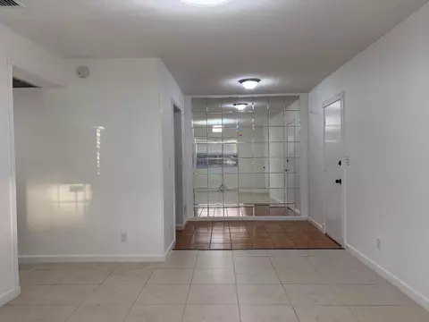 298 SW 6th St #109, Boca Raton, FL 33432