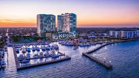 220 Lake Shore Dr #813, Lake Park, FL 33403