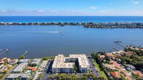 1502 S Lakeside Dr # 401, Lake Worth Beach, FL 33460
