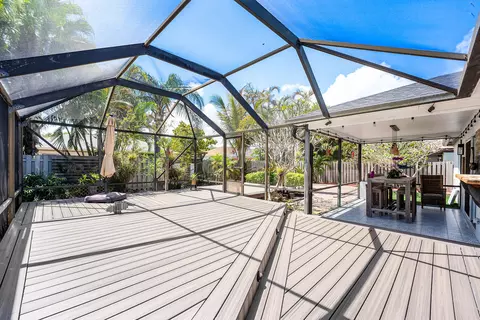 Exterior - 140 Arrowhead Cir, Jupiter, FL 33458 photo 11 of 11