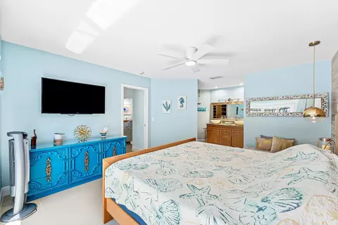 Bedroom - 140 Arrowhead Cir, Jupiter, FL 33458 photo 3 of 3