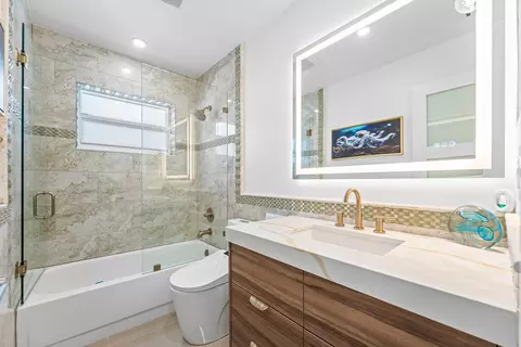 Bath - 140 Arrowhead Cir, Jupiter, FL 33458 photo 1 of 3