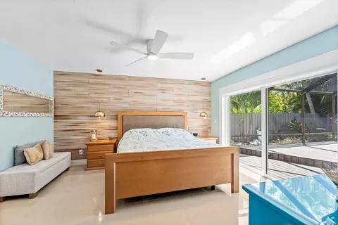 Bedroom - 140 Arrowhead Cir, Jupiter, FL 33458 photo 1 of 3