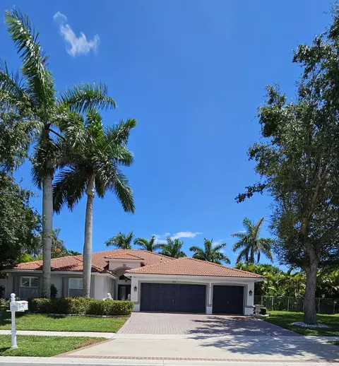 5291 Indianwood Village Ln, Lake Worth, FL 33463