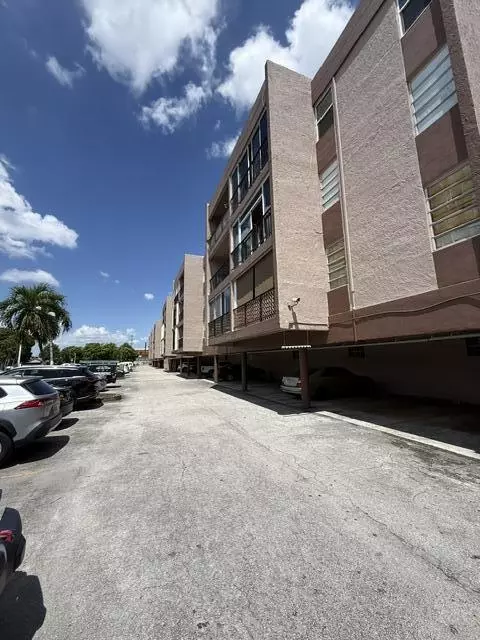 1900 W 68th St #D101, Hialeah, FL 33014 photo 2