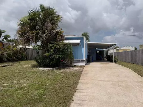 8364 SE Sandy Ln, Hobe Sound, FL 33455
