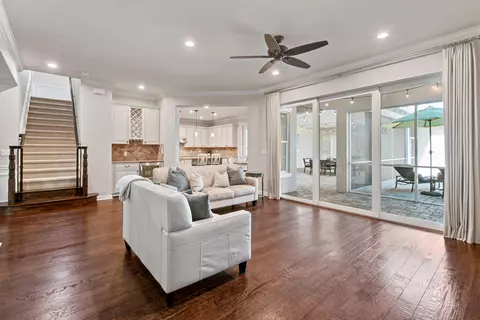 Living - 2664 Greenway Dr, Jupiter, FL 33458 photo 5 of 6