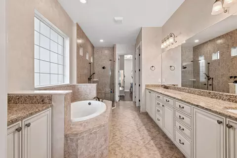 Bath - 2664 Greenway Dr, Jupiter, FL 33458 photo 1 of 7