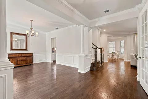 Entry Way - 2664 Greenway Dr, Jupiter, FL 33458 photo 3 of 9